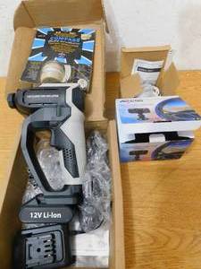 lot 19 image: Misc Garage Items..Tire pump, Mail box alert, Compass, Dash Cam