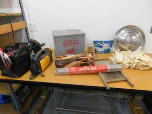 lot 20 image: Collectors Lot...See pictures for items
