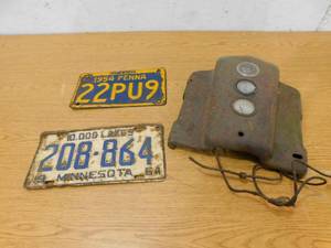 lot 21 image: Collectable License plates and Front Gauge Cluster from John Deere Tractor