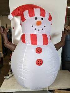 lot 370 image: Christmas Snowman Inflatable