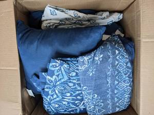 lot 131 image: Sleepwell 20 Piece Bedding Set - Damask