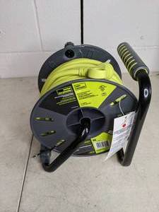 lot 134 image: Masterplug 60-Ft. 4 Sockets 13A 14AWG Large Open Cable Reel