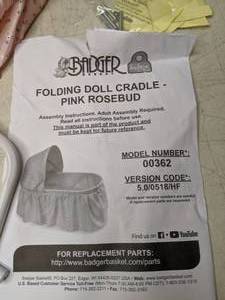 lot 450 image: Badger Basket Co. Folding Doll Cradle