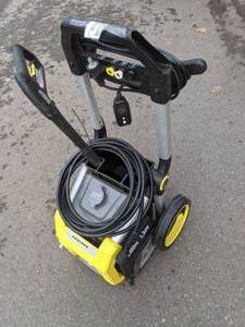 lot 900 image: Karcher 1900 PSI Electric Pressure Washer