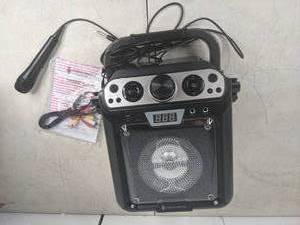 lot 515 image: Singing Machine Groove Cube in Black