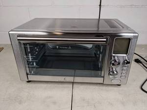 lot 555 image: Emeril Lagasse Power AirFryer 360