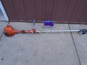 Husquvarna model 225rj weed trimmer. Low vibration. Tested & works. As shown.