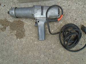 Power Craft 110 volt 12 impact wrench. Older unit. In good working condition. As shown.