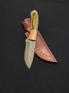 Great Looking Custom Damascus Steel Knife