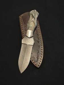 Distinctive Custom Damascus Steel Knife