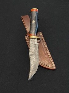 Spectacular Custom Damascus Steel Hunting Knife
