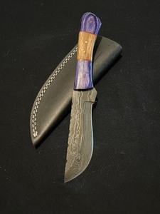 Striking Custom Damascus Steel Knife