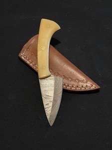 Striking Custom Damascus Steel Knife