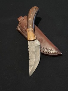 Fantastic Custom Damascus Steel Knife