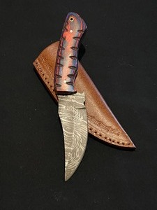 Distinctive Custom Damascus Steel Knife