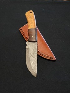 Fantastic Custom Damascus Steel Knife