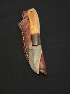 Great Looking Custom Damascus Steel Knife