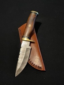 Superb Custom Damascus Steel Knife