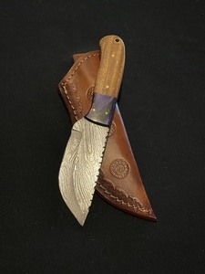 Great Looking Custom Damascus Steel Knife