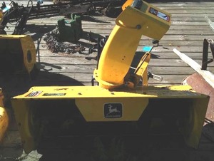 lot 15 image: John Deer Snow Thrower.