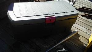 lot 21 image: Rubbermaid Locking ToteStorage.