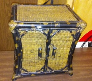 lot 58 image: Home Dcor with 20 gal. Covered Tote