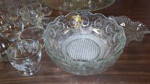 lot 65 image: Clear Glass Dcor Decanter and more with tote.