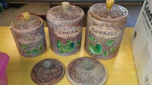 lot 74 image: Vintage Treasure Craft Canisters with covered tote.