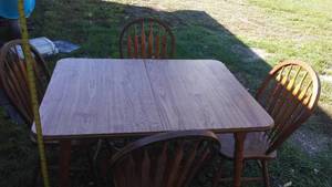 lot 104 image: Table, leaf and Chairs (4)