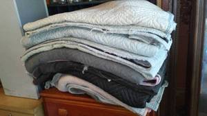 lot 123 image: Moving Blankets (9)