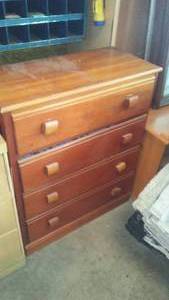 lot 124 image: Vintage Pine Dresser