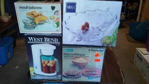 lot 162 image: New In Box Kitchen Items (4)