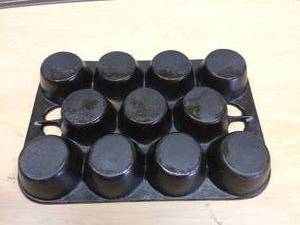 lot 83 image: Cast Iron Cupcake Muffin Baking Mold