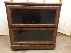 lot 13 image: Vintage 2 Door Wood & Glass Barristers Lawyer Bookcase Cabinet - Good Condition