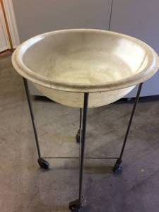 lot 96 image: Large Plastic Bowl On Mobile Metal Frame