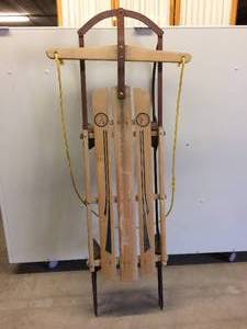 lot 89 image: Vintage Paris Champion Fastback Snow Wood Iron Sled