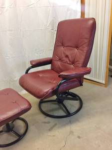 lot 23 image: Genesis Design Palliser Modern Authentic Leather Recliner Armchair and Matching Ottoman Burgundy Color - Great Condition