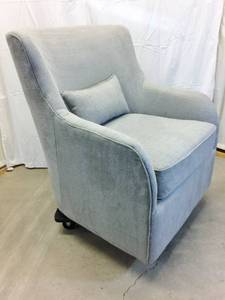 lot 14 image: Classic Yet Contemporary Modern Living Room Furniture Plush Grey Linen Barrel Back Swivel Arm Chair - Excellent Condition