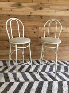 lot 17 image: Another Fabulous Retro Find  Kofabco White Ice Cream Parlor White Painted Metal Barstools With Chrome Foot Rests - Great Condition