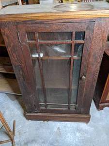 Stunning Vintage 3-Shelf Cabinet with Decorative Glass Door&nbsp