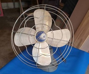 Heavy Duty Vintage 3-Speed Table Top Metal Fan