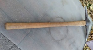High Quality Metal Pick Axe with Wood Handle&nbsp