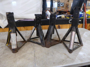4 Jack Stands