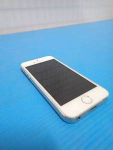 lot 50 image: Apple&nbspiPhone 5s A153316GB (no charger)