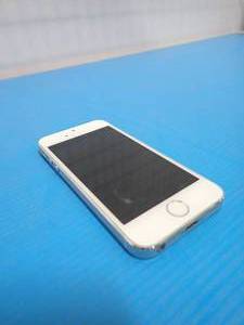 lot 55 image: Apple&nbspiPhone 5s A153316GB (no charger)