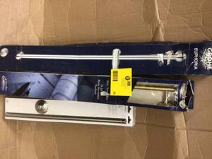 30 IN. TOWEL BAR&nbsp&nbspCustomer Returns See Pictures&nbsp