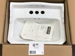 lot 32 image: Foremost Series 1920 19.125 in. L Pedestal Sink Basin in White&nbspCustomer Returns See Pictures 