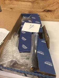 GROHE Essence New Single Hole Single-Handle 1.2 GPM Bathroom Faucet in StarLight Chrome&nbsp&nbspCustomer Returns See Pictures&nbsp
