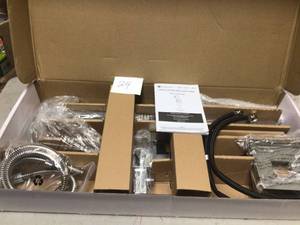 Glacier Bay Farrington Single-Handle Freestanding Floor Mount Tub Faucet with Handheld Handshower in Chrome&nbsp&nbspCustomer Returns See Pictures&nbsp