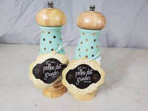 lot 13 image: 2 New Adorable Kamenstein Polka Dot Grinders